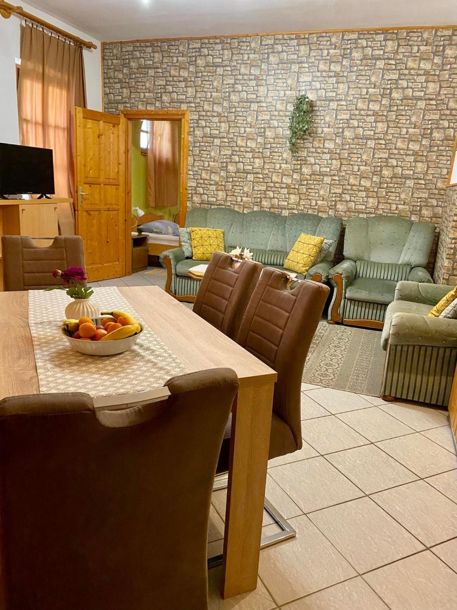 Katalin App. Zalagyoengye Apartment Zalakaros Bagian luar foto